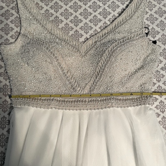 Sz6 Ivory NWT Adrianna Papell Gown - Beaded Bodice - Picture 14 of 15